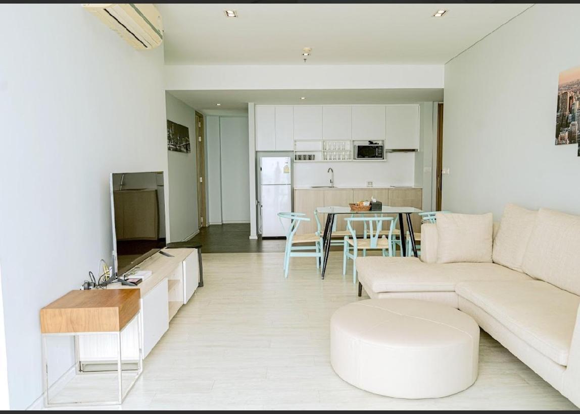 Veranda Residences Pattaya By Phung Jomtien Beach Exteriör bild