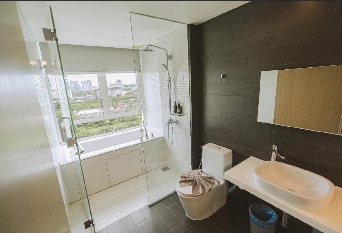 Veranda Residences Pattaya By Phung Jomtien Beach Exteriör bild